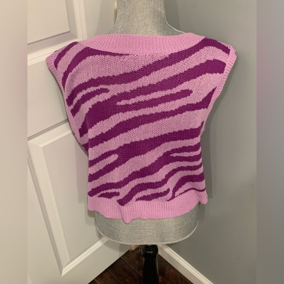 EUC SHEIN Zebra Striped Pattern Sweater Vest Sz L pink - Picture 9 of 9